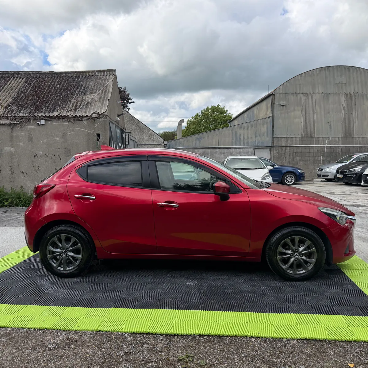 MAZDA DEMIO LEATHER EDITION - Image 3