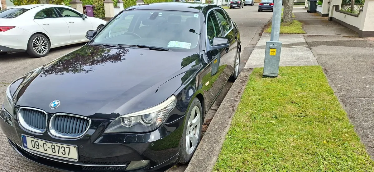 BMW 5-Series 2009 - Image 4