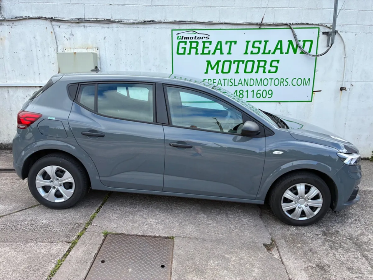 Dacia Sandero ESSENTIAL TCE 90 5SPEED N - Image 4