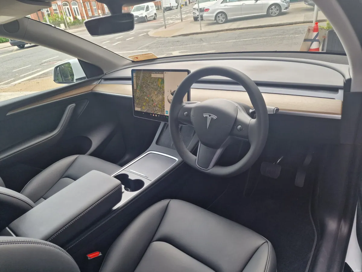 2024 (241) Tesla Model Y RWD - Image 5