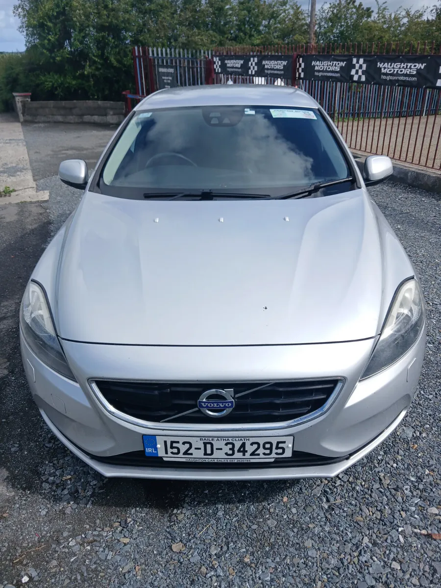 AUTOMATIC Volvo V40 2015 1.6 PETROL - Image 3