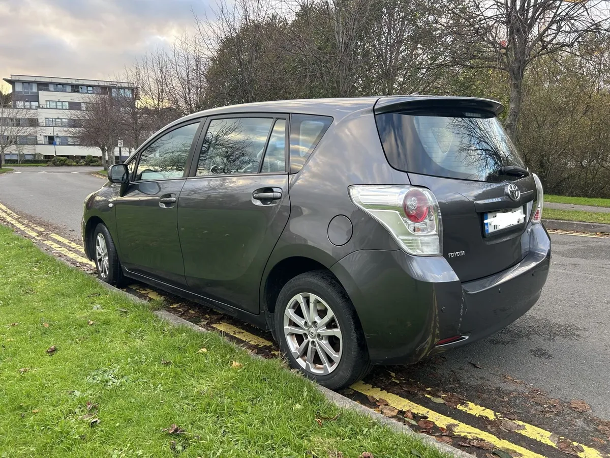 2011 Toyota Verso 1.8 Petrol | Automatic | 7 Seat - Image 3