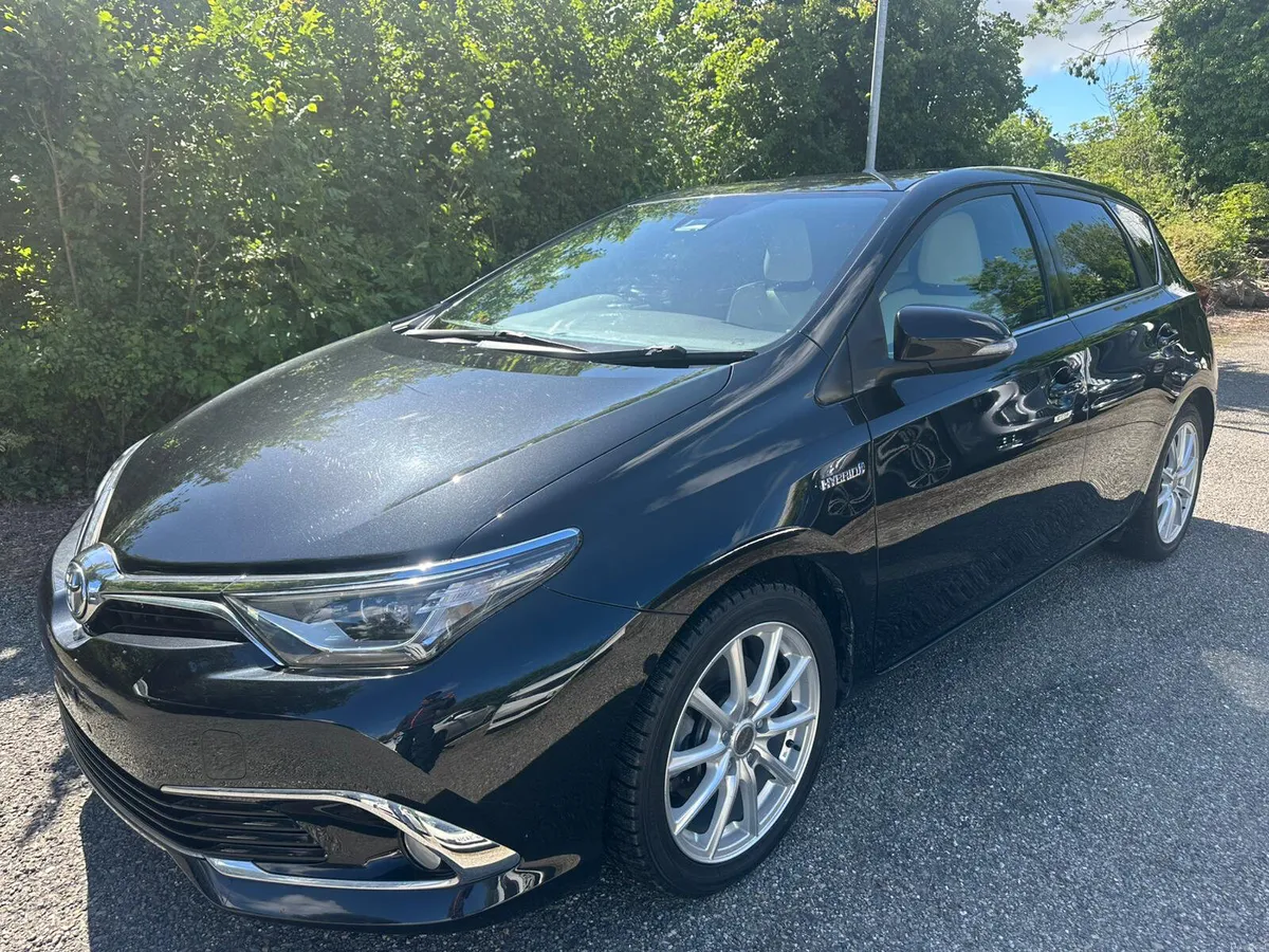 Toyota Auris Best Spec low milage!!! - Image 2