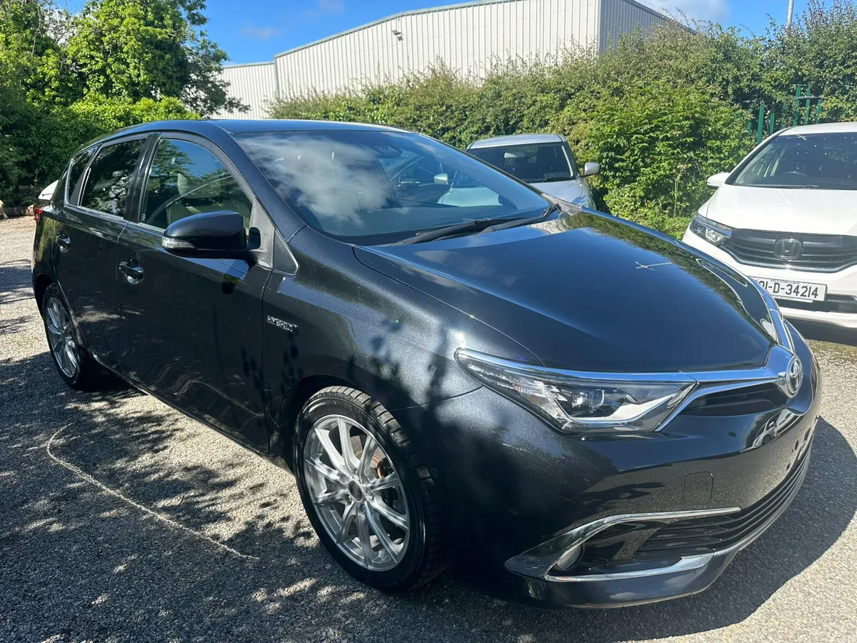 Toyota Auris Best Spec low milage!!! - Image 1