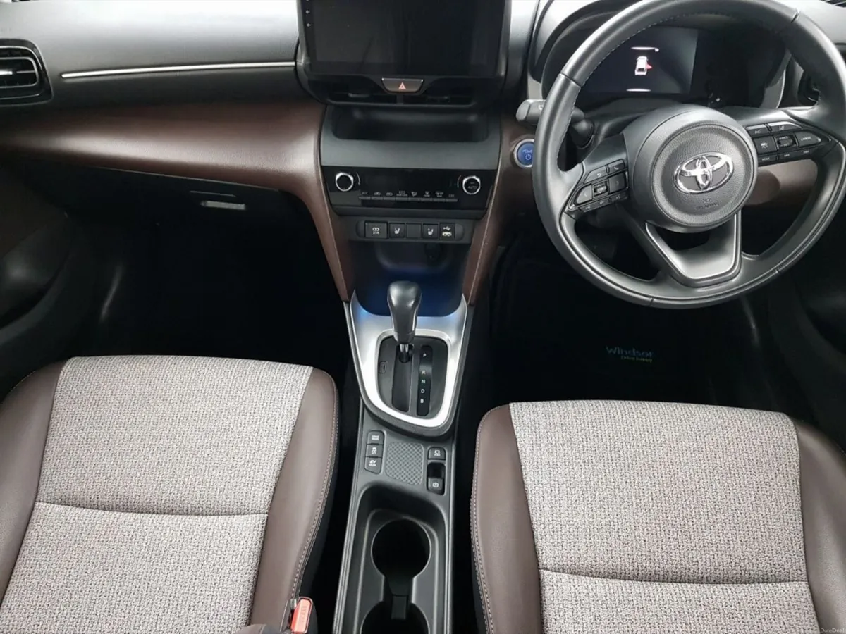 Toyota Yaris Cross HYBRID Z - Image 4
