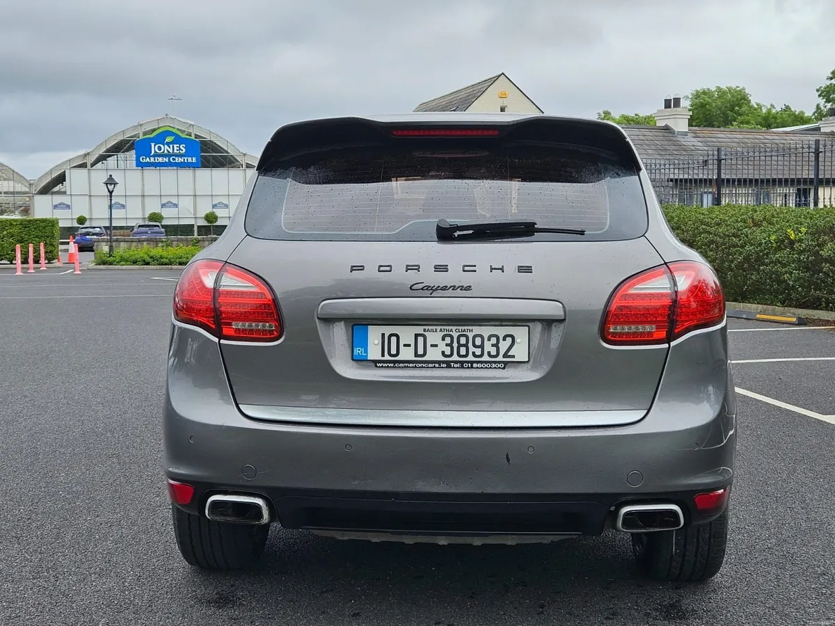 Porsche Cayenne 2010 - Image 4