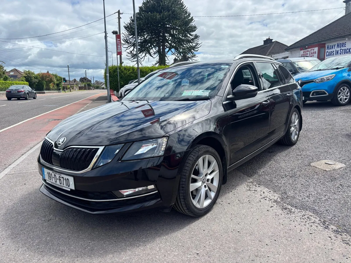 Skoda Octavia   2019  ESTATE  DIESEL - Image 1