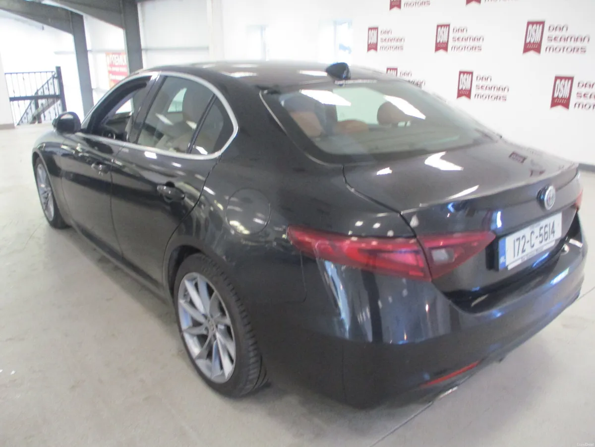 Alfa Romeo Giulia Super Lux 180 bhp 2017 - Image 6