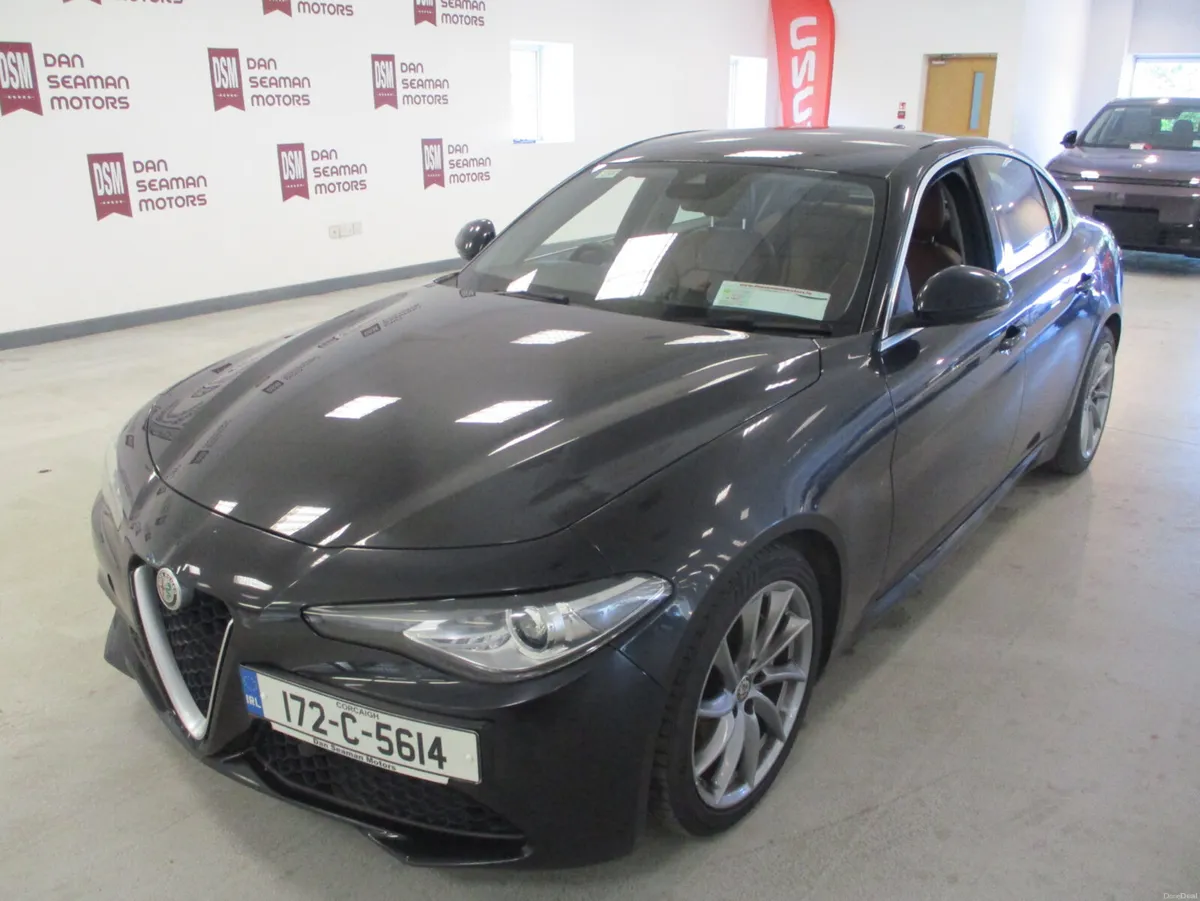 Alfa Romeo Giulia Super Lux 180 bhp 2017 - Image 5