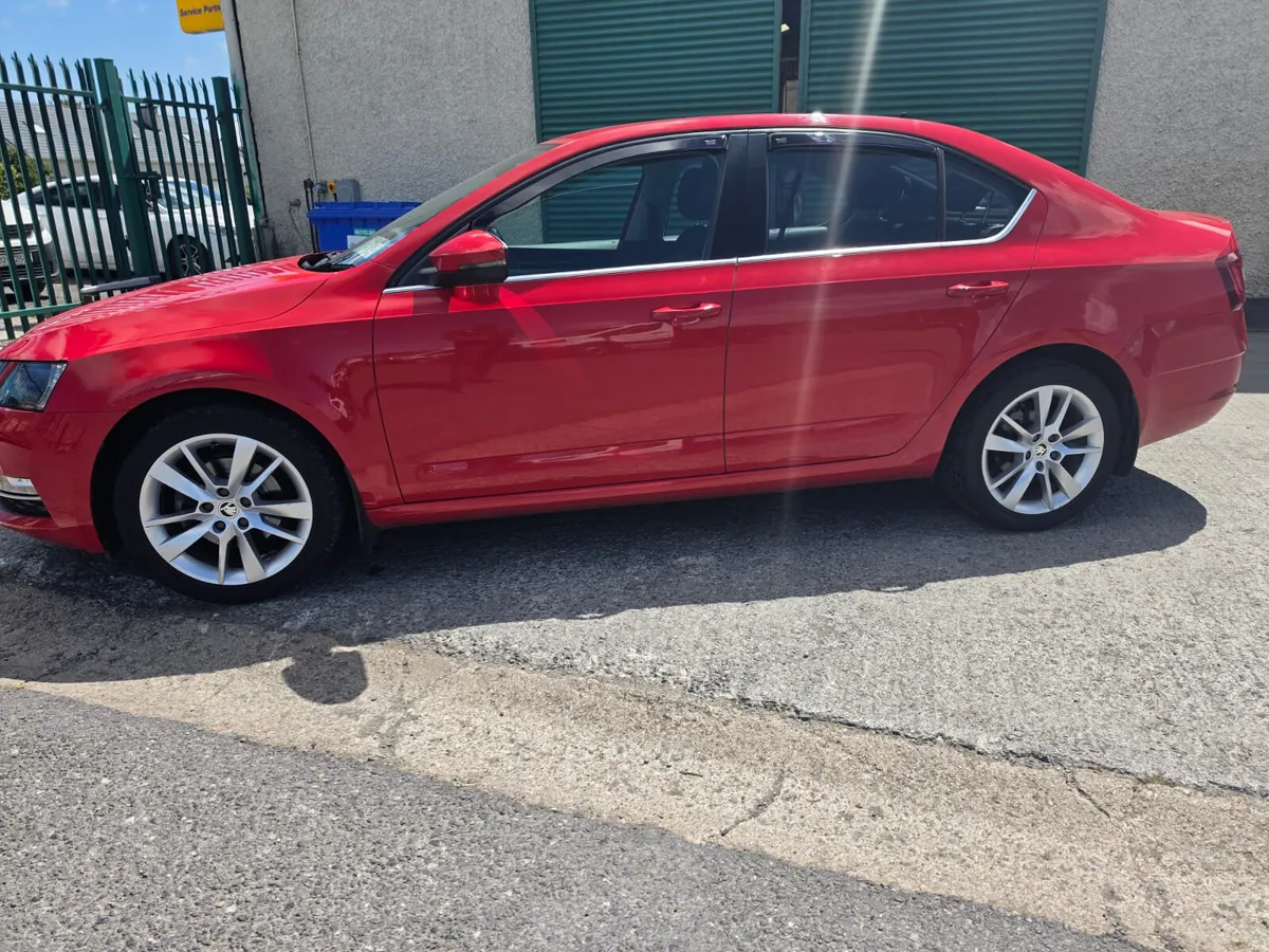 Skoda Octavia - (LOW MILEAGE) - Image 5