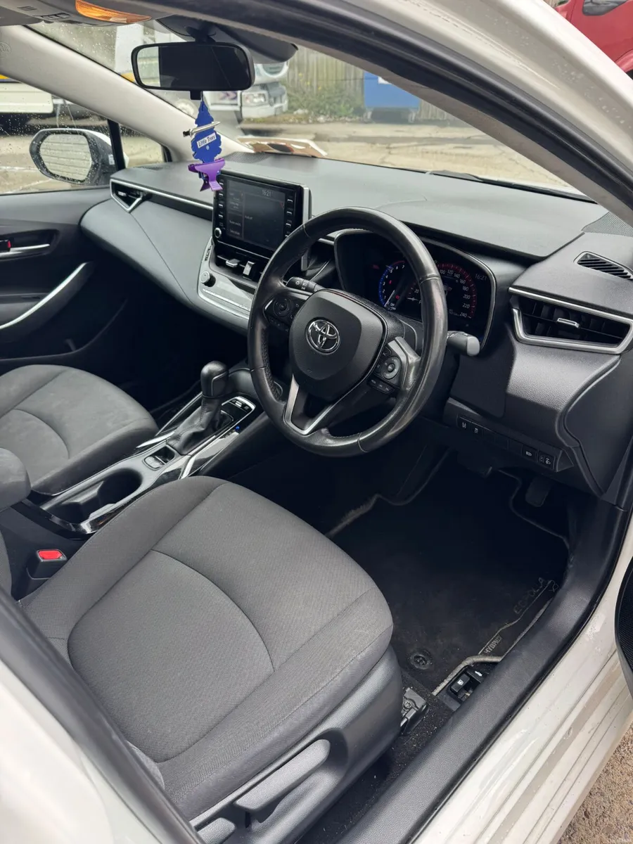 Toyota Corolla HYBRID  2019 - Image 6