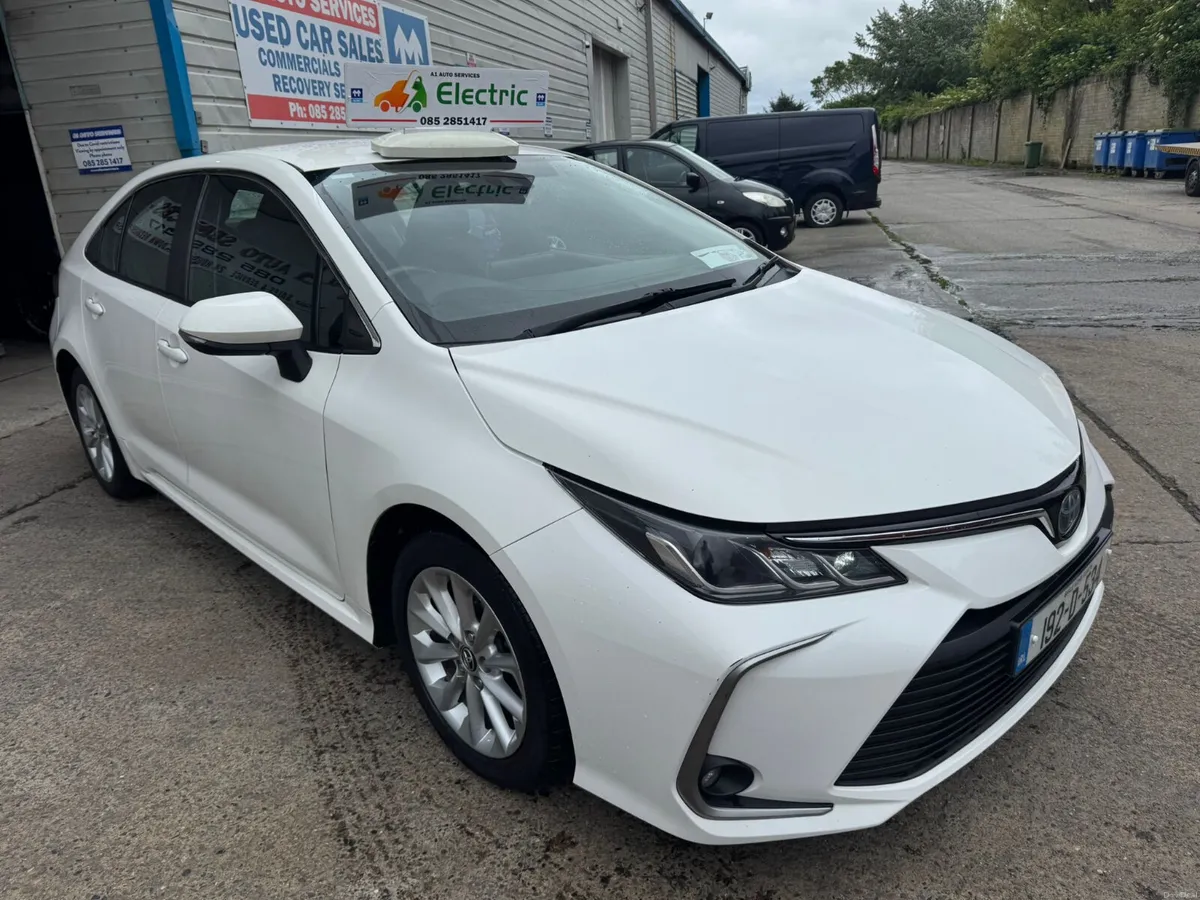 Toyota Corolla HYBRID  2019 - Image 2