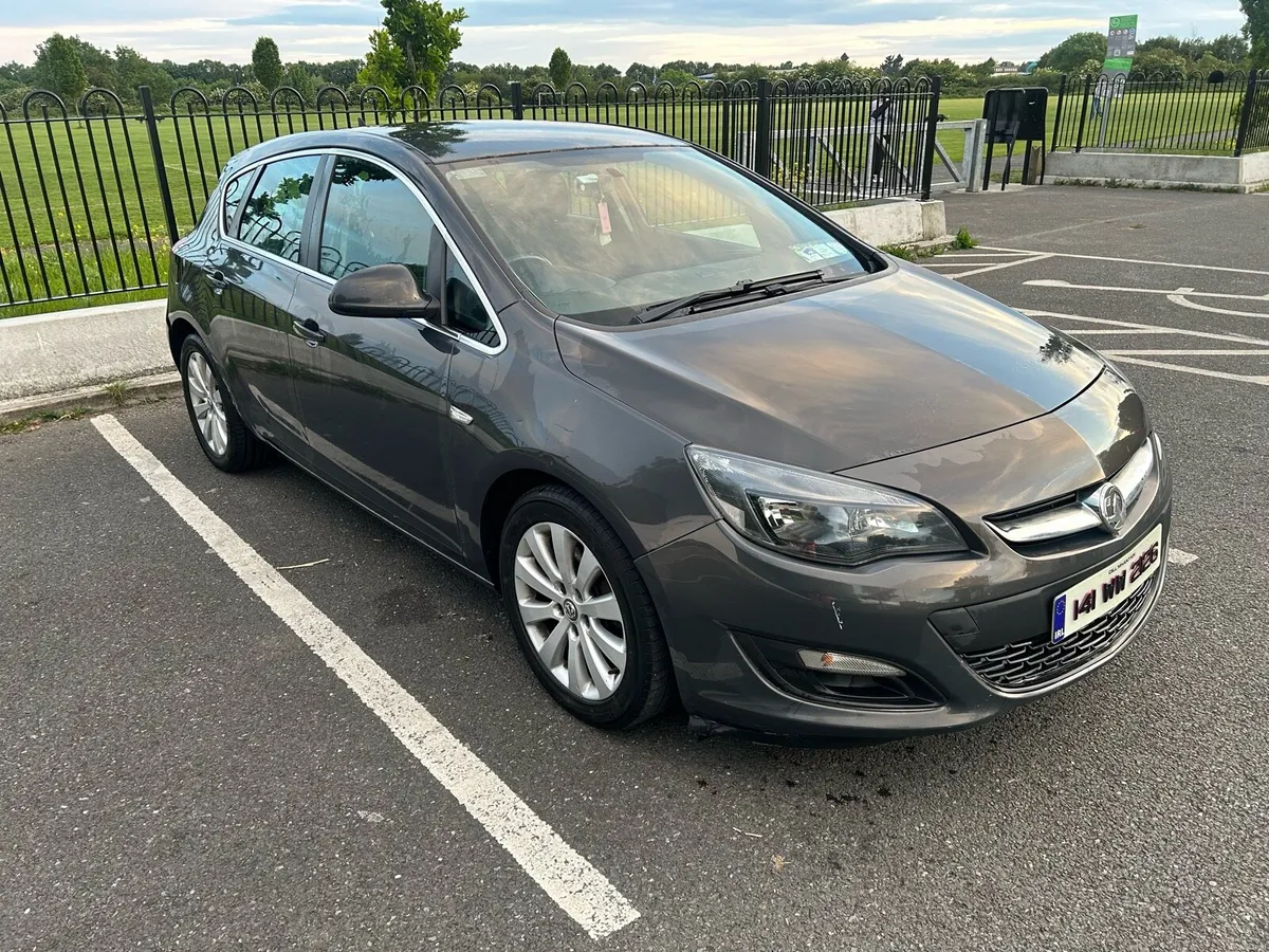Opel Astra tax and test - Image 1