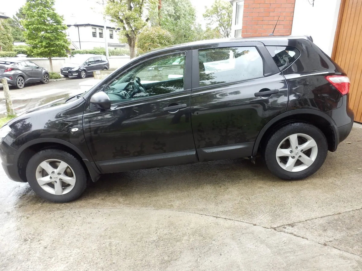 Nissan Qashqai 2013 1.6 Automatic - Image 2