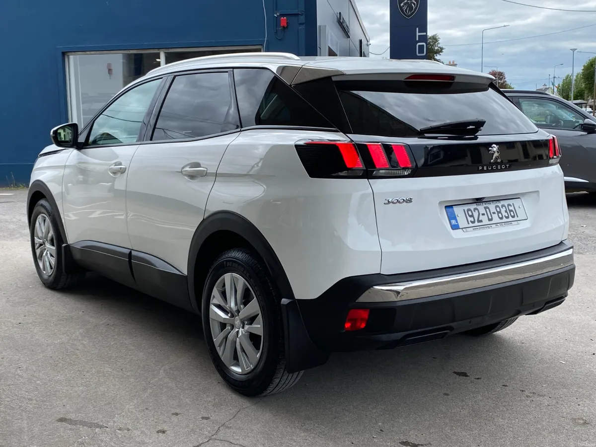 Peugeot 3008 1.5 BlueHDi 130bhp Active - Image 3