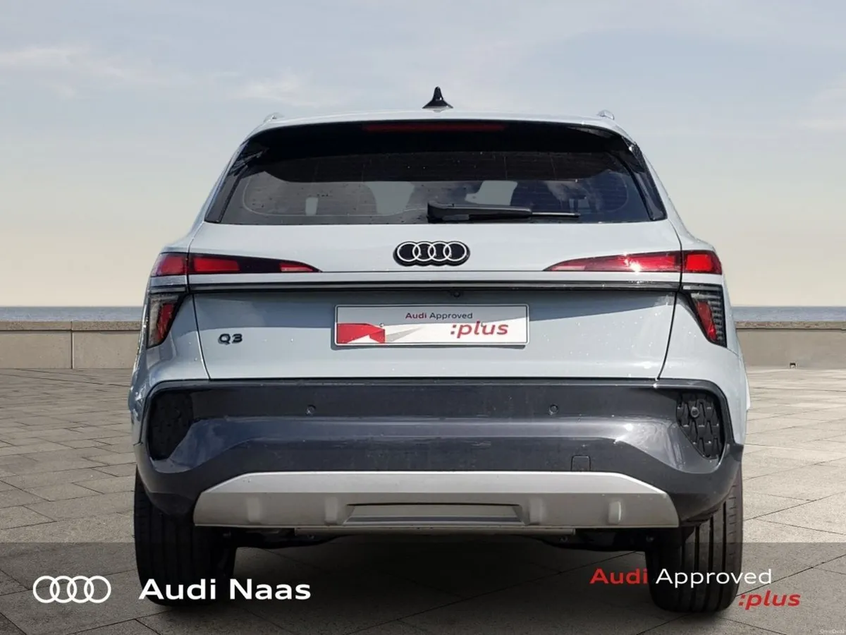 Audi Q3 SUV E-HYBRID 270HP S-T SE - Image 5