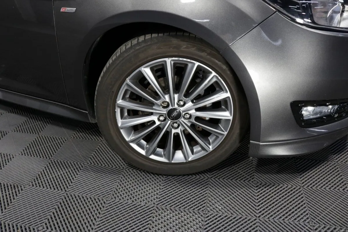 Ford Focus ST LINE 1.0L PETROL HATCHBACK - Image 3