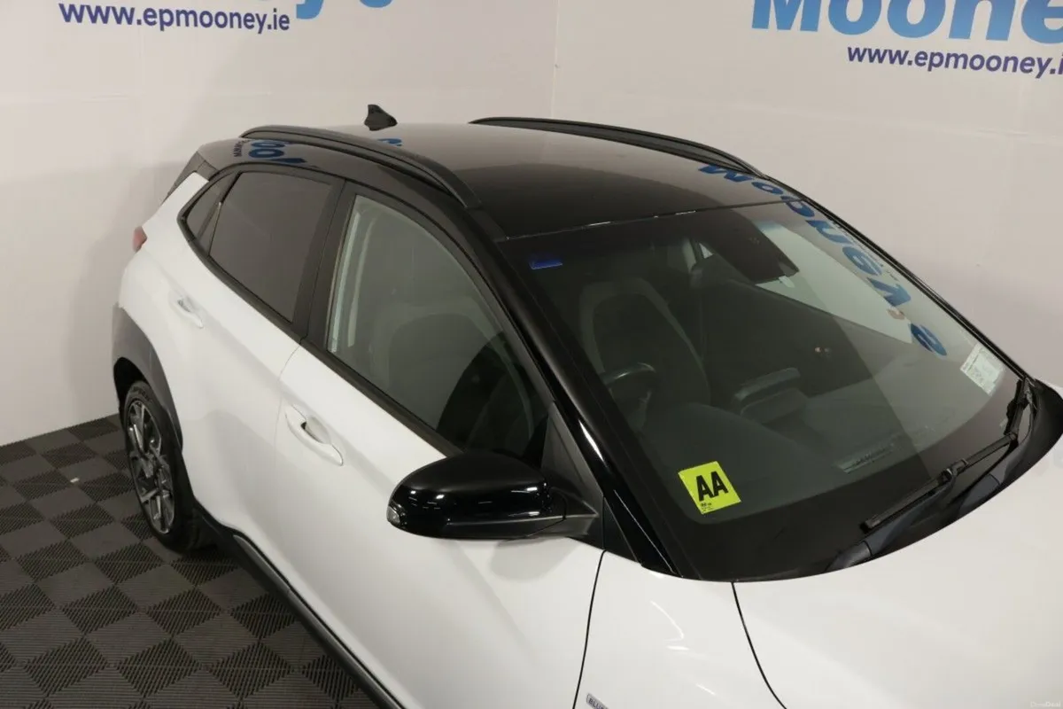Hyundai KONA HYBRID EXECUTIVE 1.6L PETROL COMPACT - Image 4
