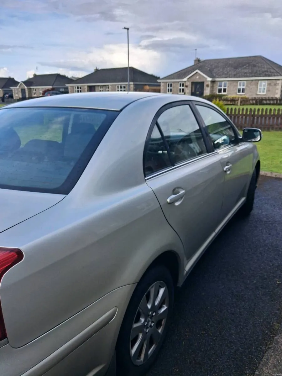 Toyota avensis 1,6 petrol  2008 - Image 4