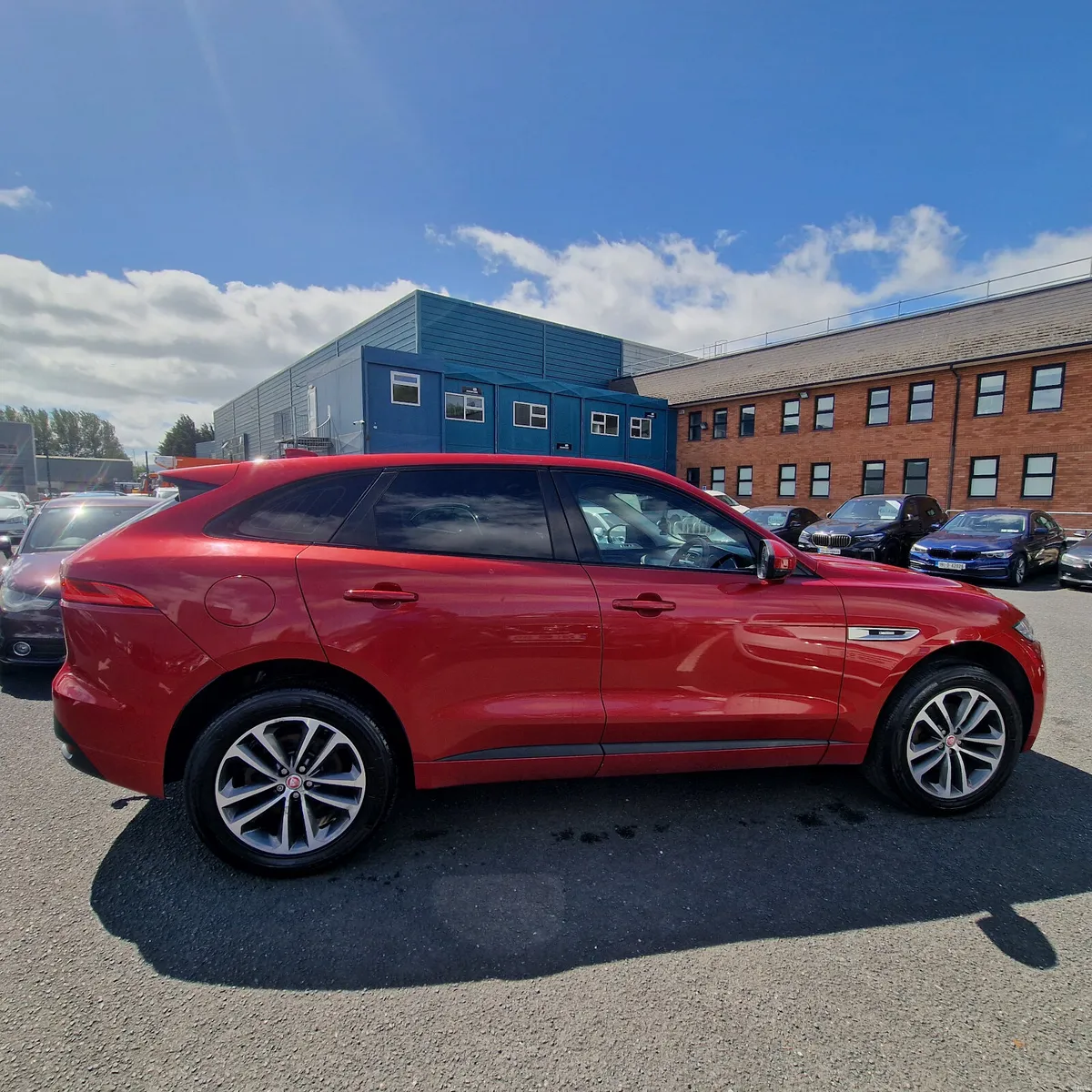 Jaguar F-Pace  180PS R-Sport Auto 4WD - Image 4