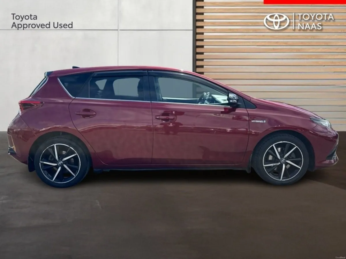 Toyota Auris AURIS HYBRID LUNA SPORT - Image 3
