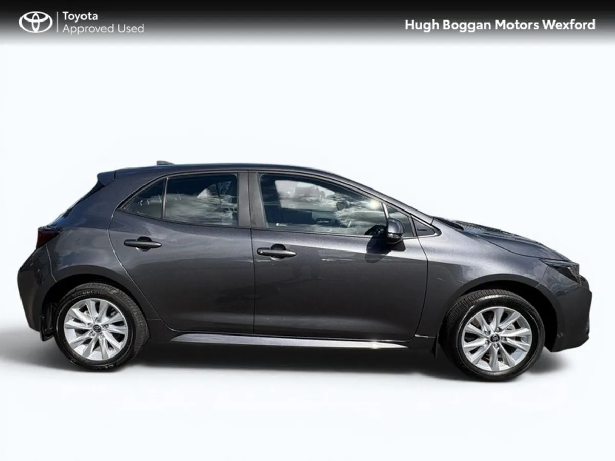 Toyota Corolla LUNA ONLY 15000 KMS!!! - Image 3