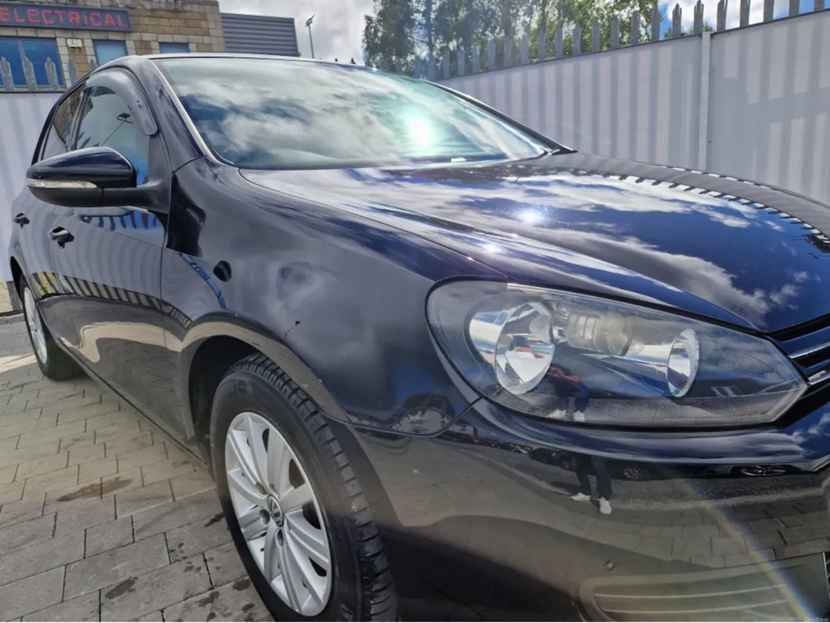 Volkswagen Golf 1.2 PETROL AUTO - Image 2