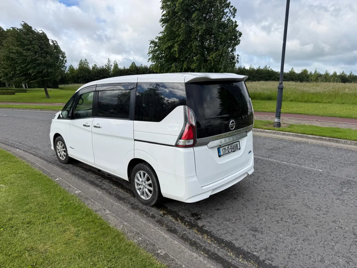 Nissan Serena DAA-GC27 5DR AUTO A - Image 4