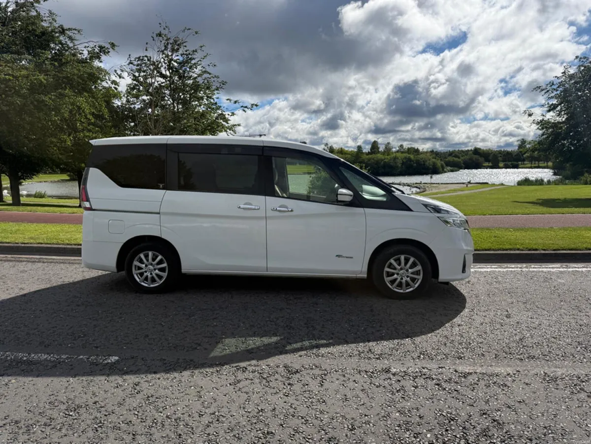 Nissan Serena DAA-GC27 5DR AUTO A - Image 2