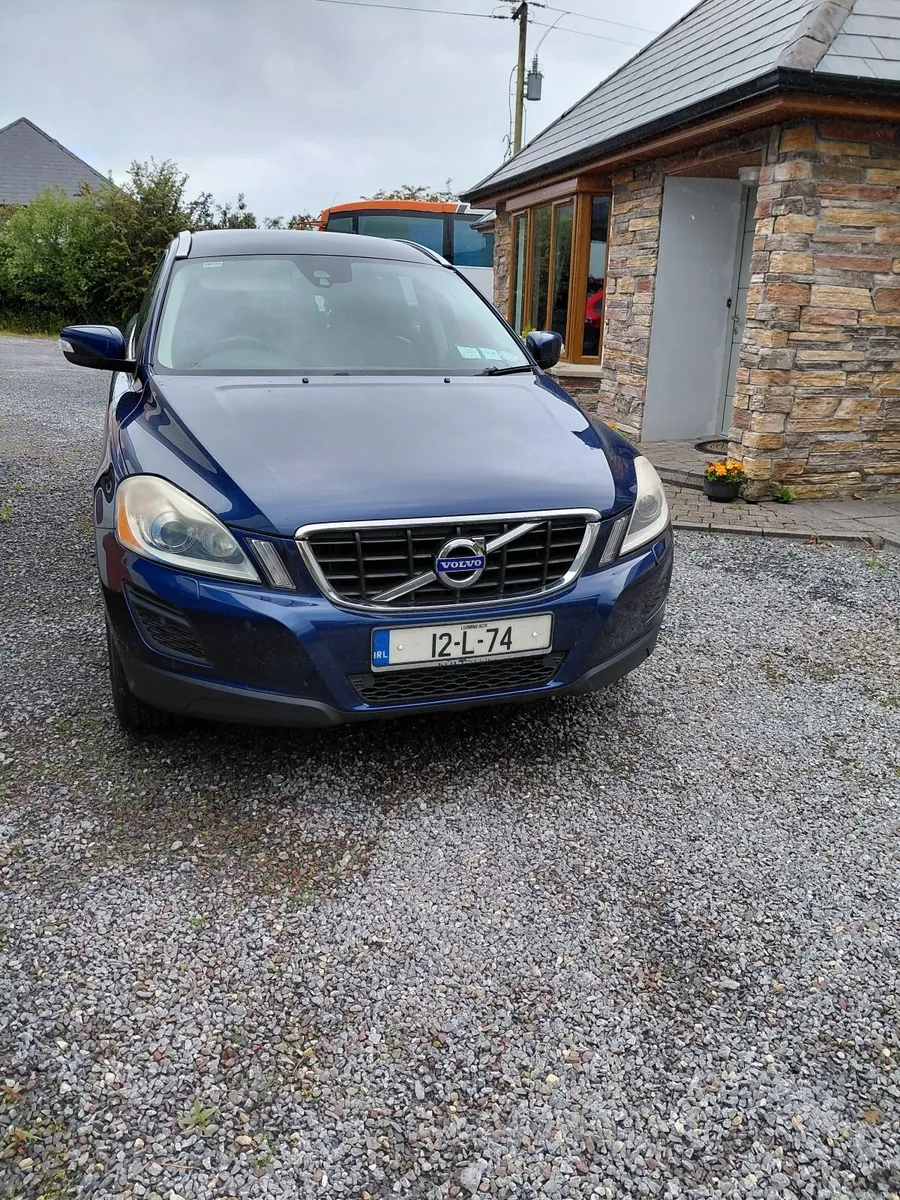 Volvo XC60 2012 - Image 2