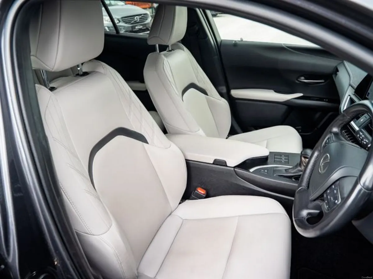 Lexus UX 250H F SPORT DESIGN - Image 2