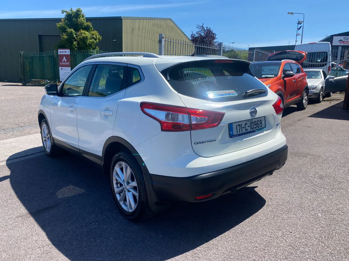 Nissan Qashqai 2017 WHITE - Image 3