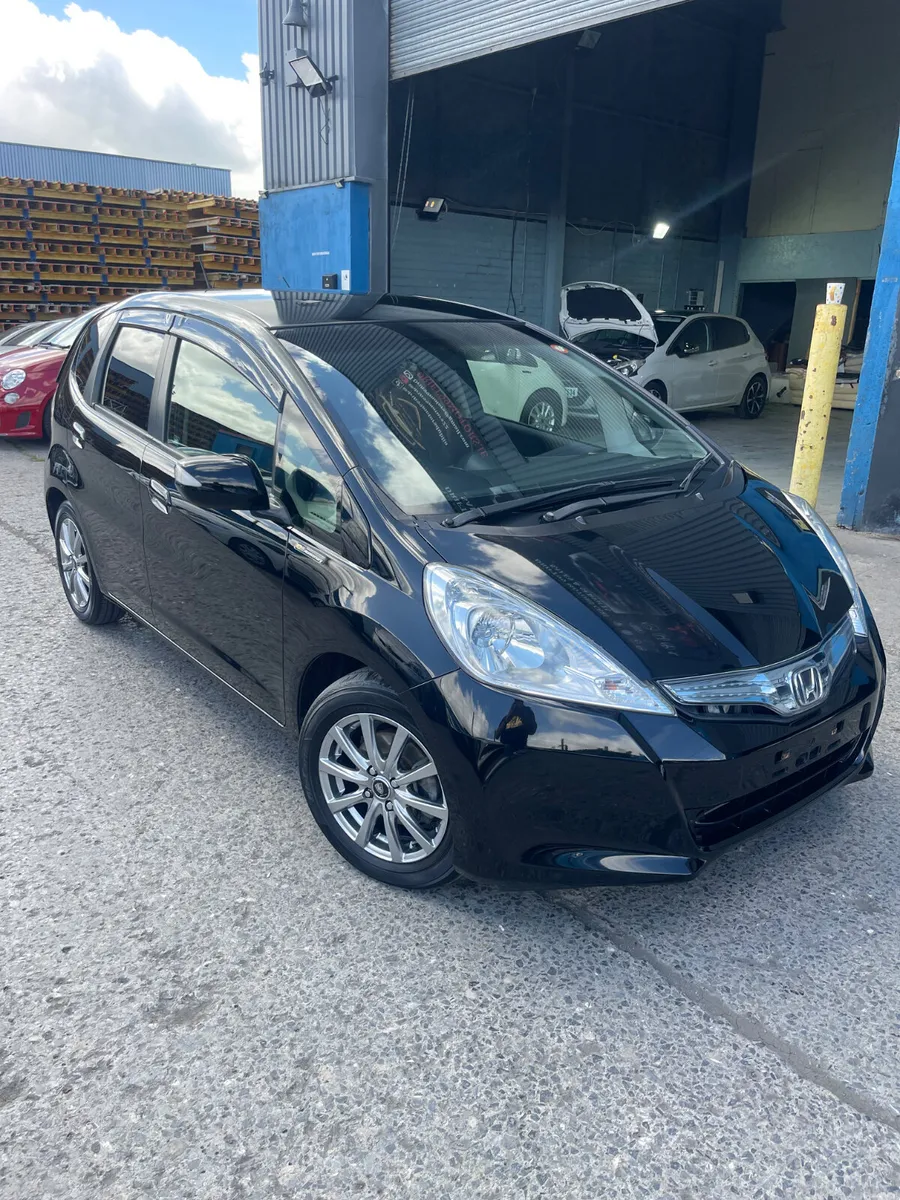 2012 Honda Fit hybrid automatic leather seat - Image 1