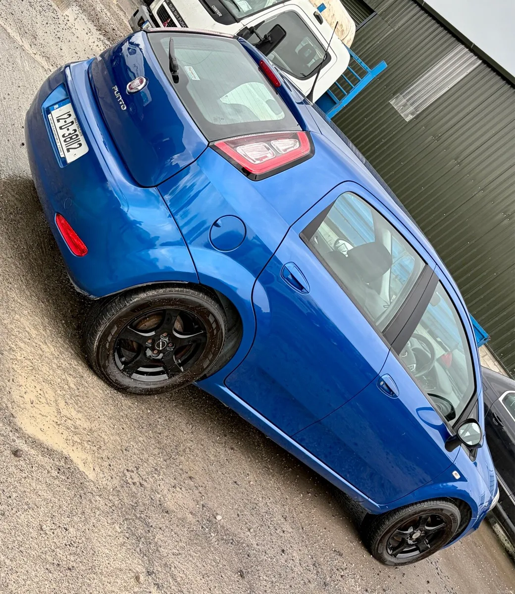 2012 Fiat Punto 1.2 petrol - Image 6