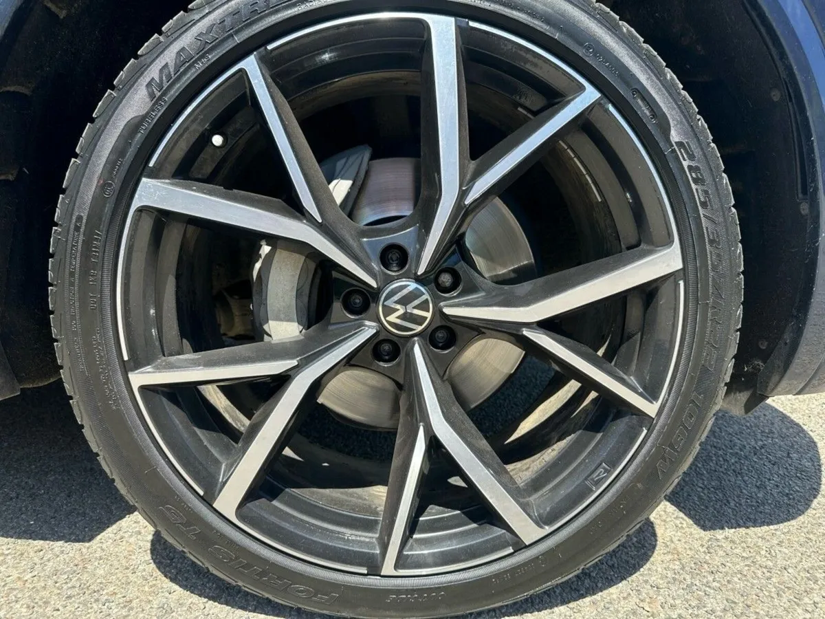 Volkswagen Touareg R-LINE 3.0TDI 231HP 4M DSG - Image 5
