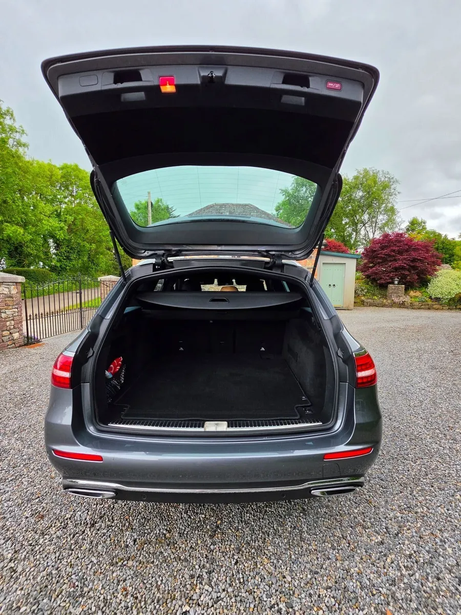 Mercedes-Benz E-Class 2021 - Image 2