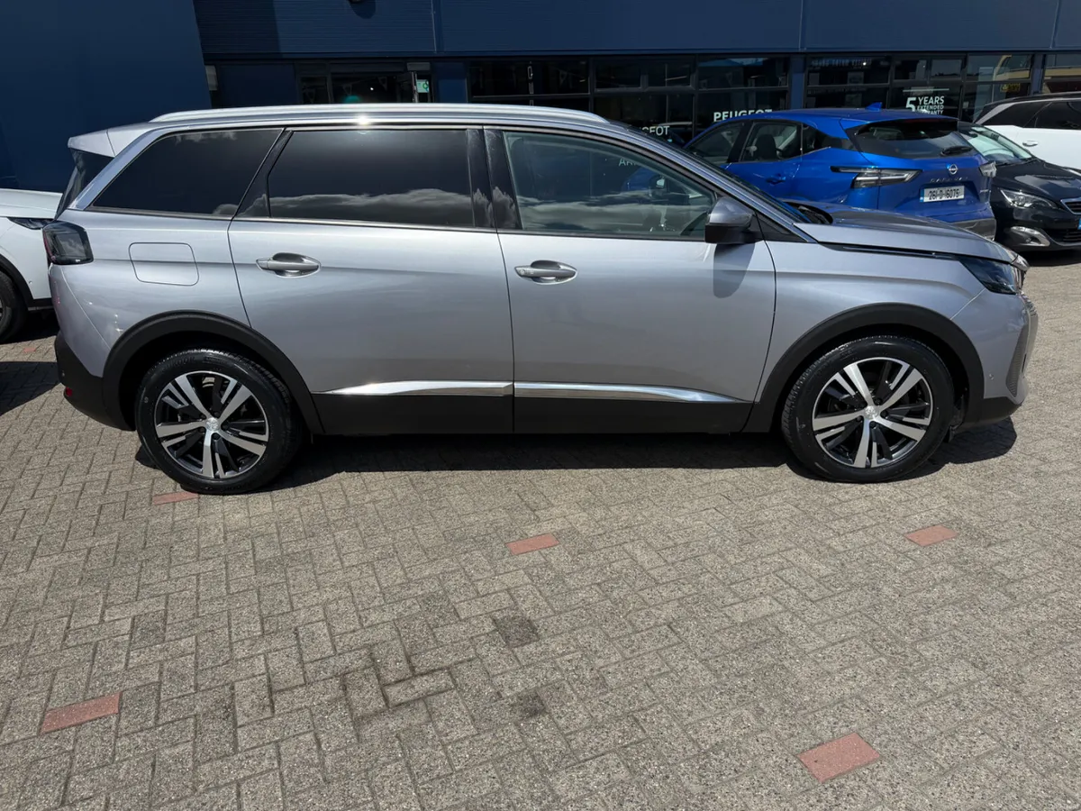 2021 Peugeot 5008 Allure 1.5 d - Image 3
