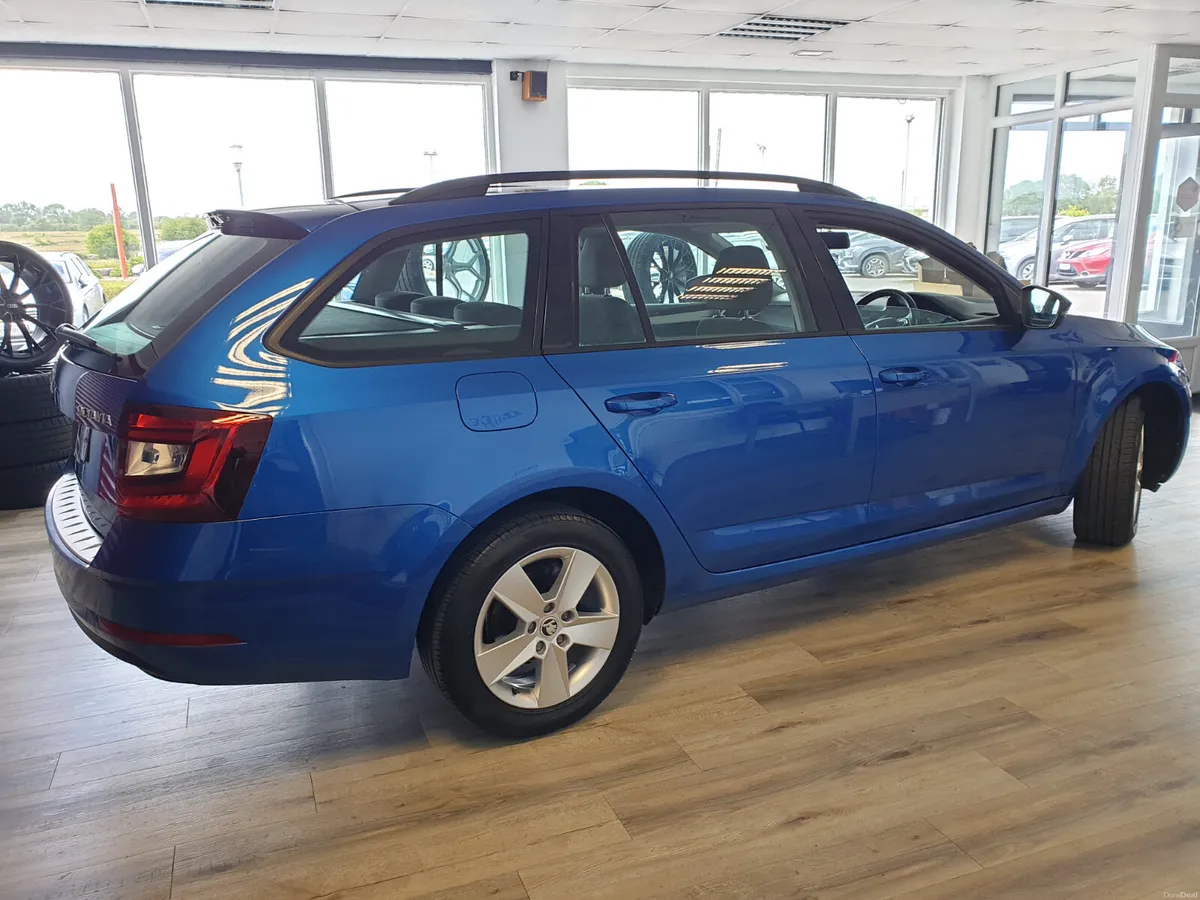 Skoda Octavia 1.6TDI ESTATE SE - Image 3