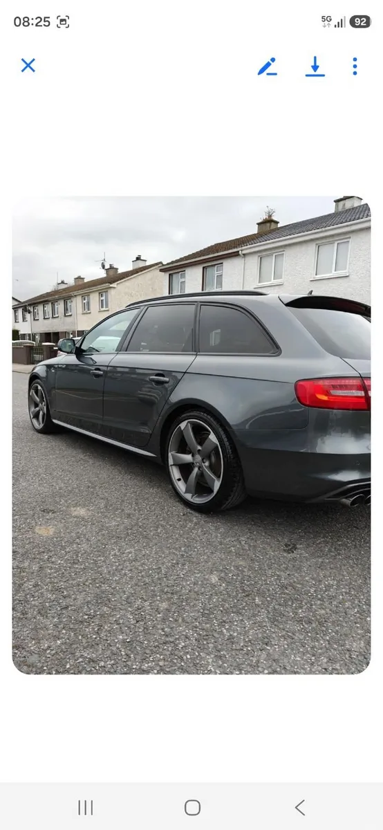 Audi A4 quattro black edition estate - Image 2