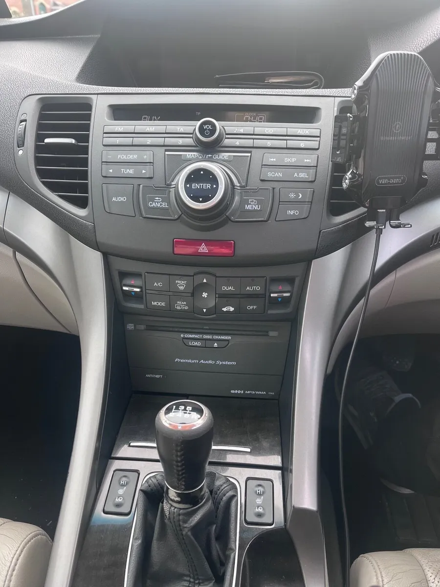 Honda Accord 2010 - Image 3