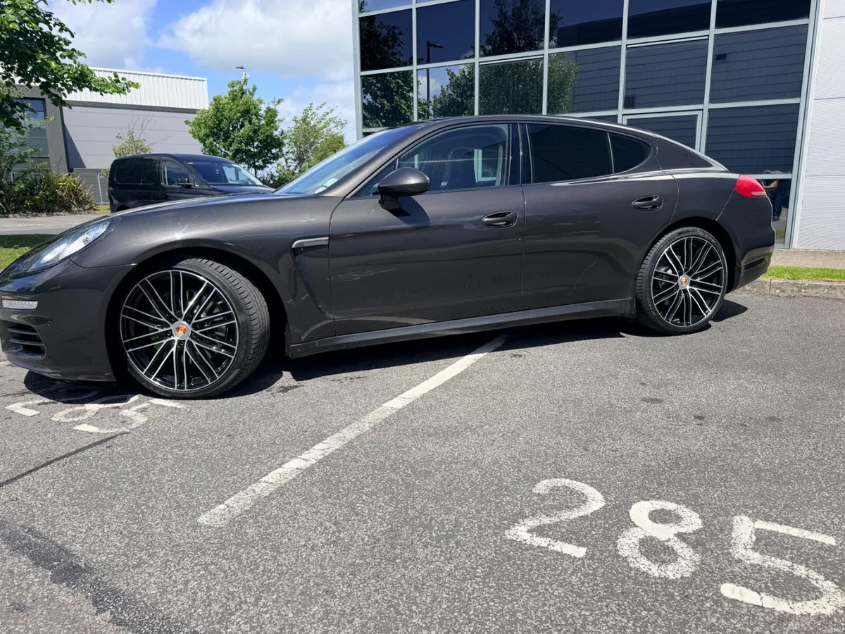 151 Porsche Panamera 3.0D V6 ~ Triptronic / Automa - Image 2