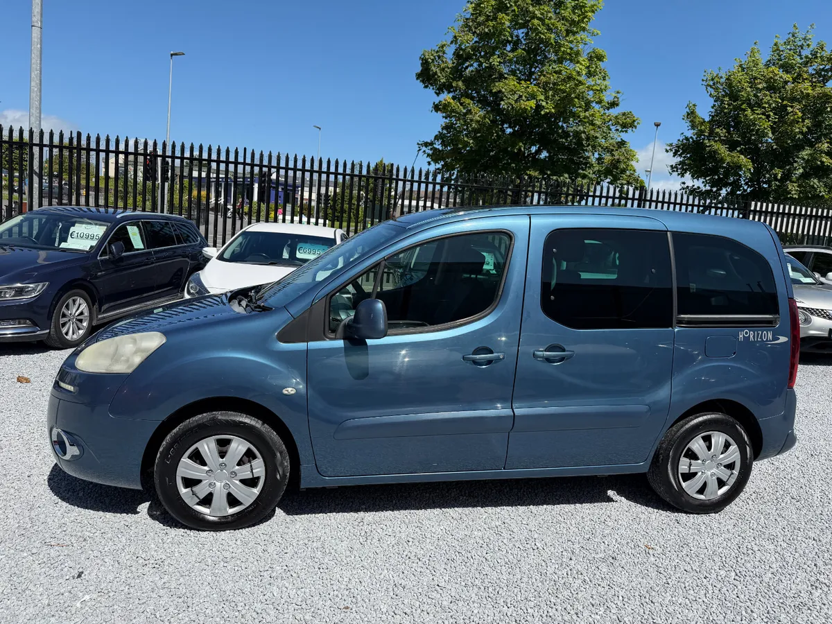 *LOW KM/WHEELCHAIR ACCESS* 2012 Peugeot Partner Te - Image 4