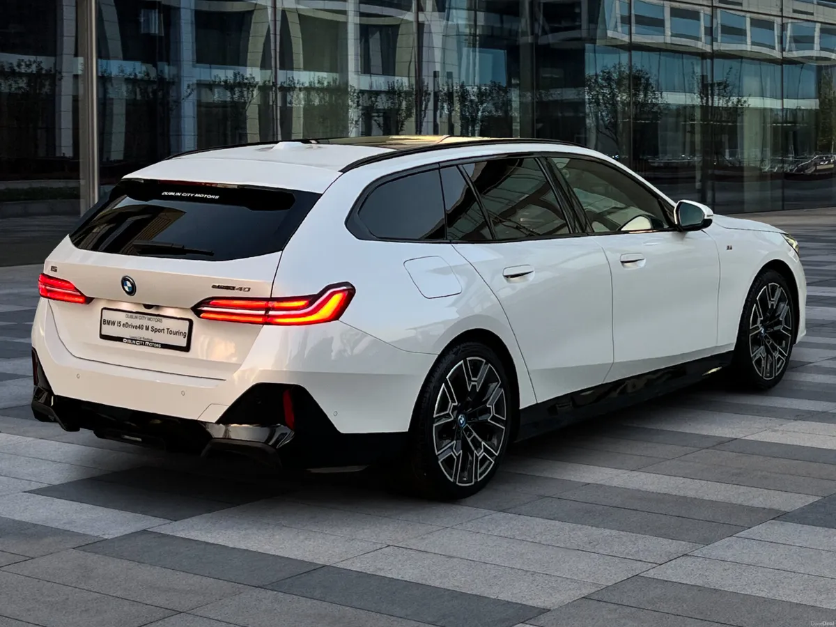 BMW i5 eDrive40 M Sport Touring - Image 6