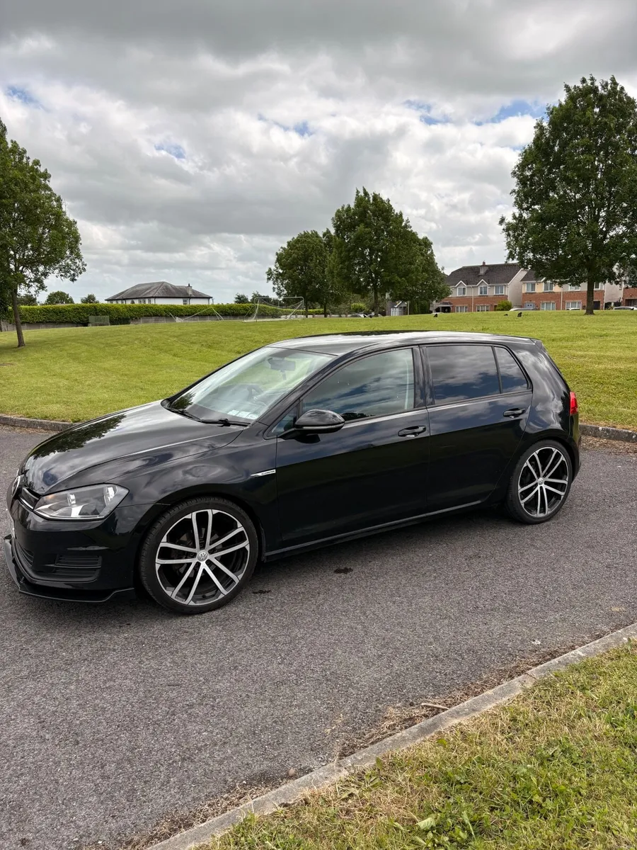 Volkswagen Golf 2015 - Image 1