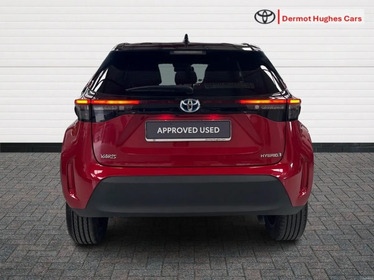 Toyota Yaris Cross LUNA SPORT HYBRID AUTO - Image 4