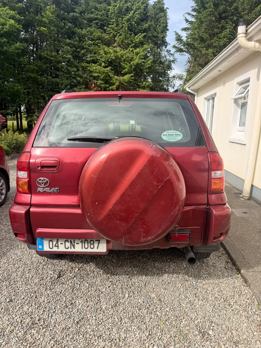 Toyota RAV4 2004 - Image 2