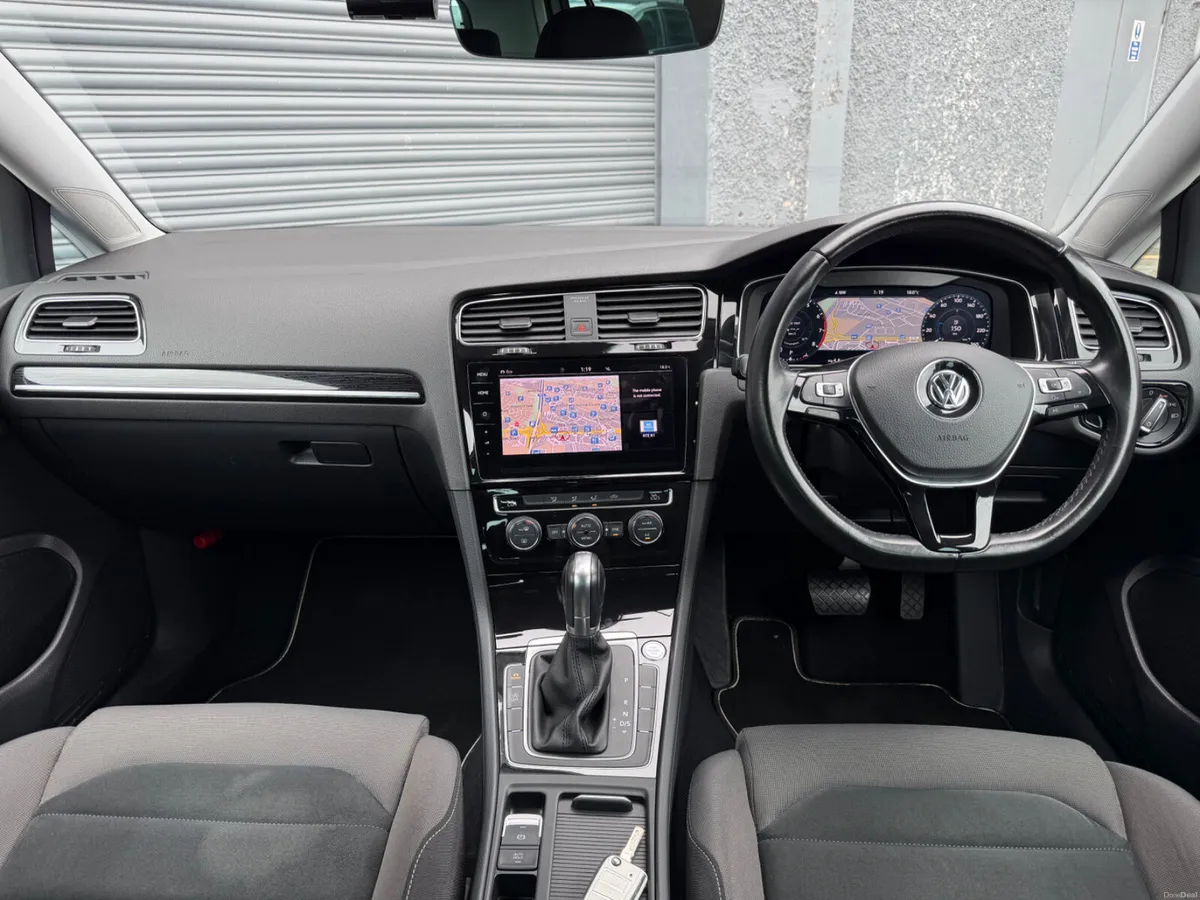 Volkswagen Golf 2017 MK7.5 HIGHLINE VIRTUAL - Image 5