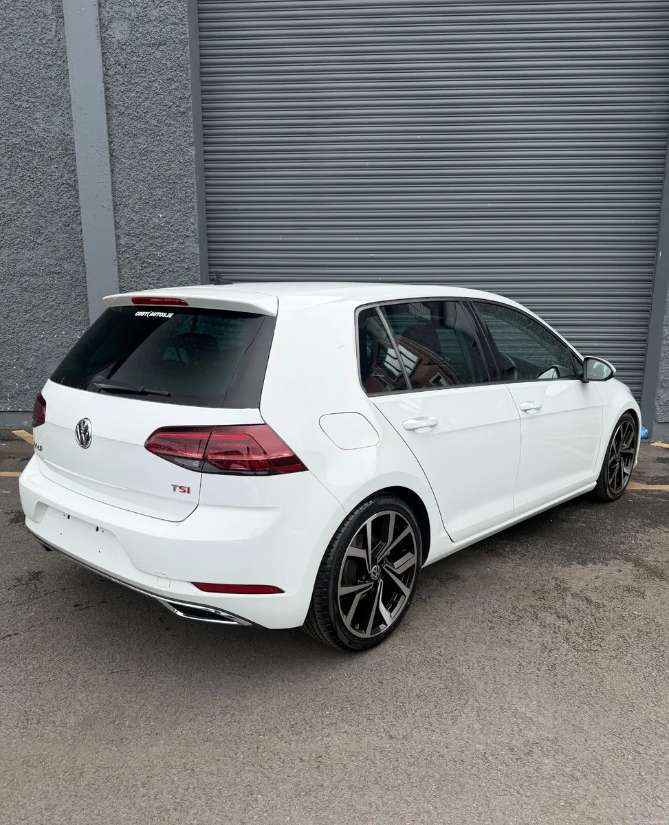 Volkswagen Golf 2017 MK7.5 HIGHLINE VIRTUAL - Image 2