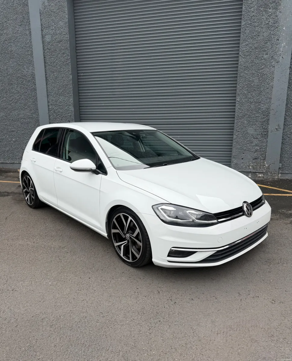 Volkswagen Golf 2017 MK7.5 HIGHLINE VIRTUAL - Image 1