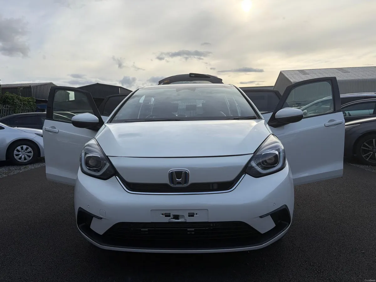 2021 HONDA FIT hybird automatic 1 owner - Image 6